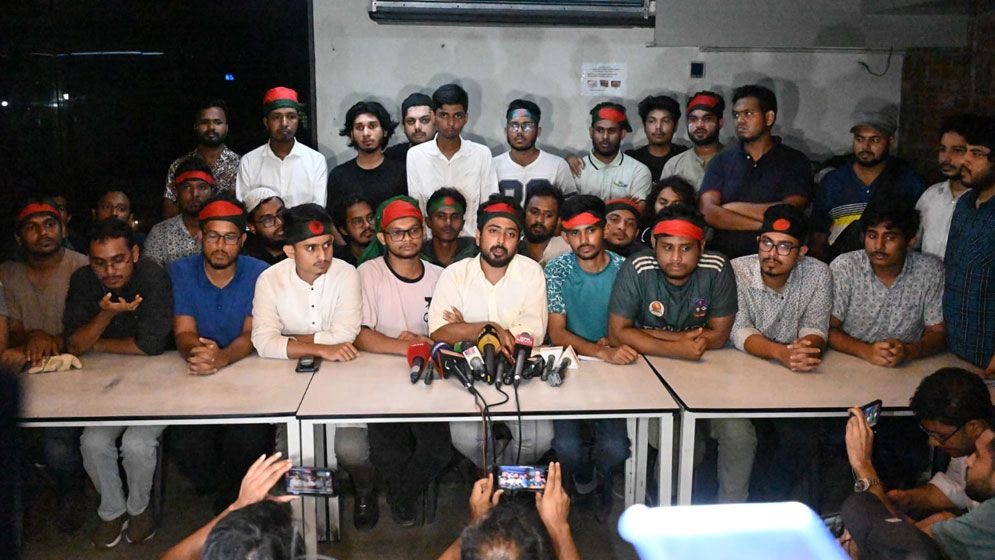 ২৪ ঘণ্টার মধ্যে অন্তর্বর্তীকালীন জাতীয় সরকারের প্রস্তাবনা