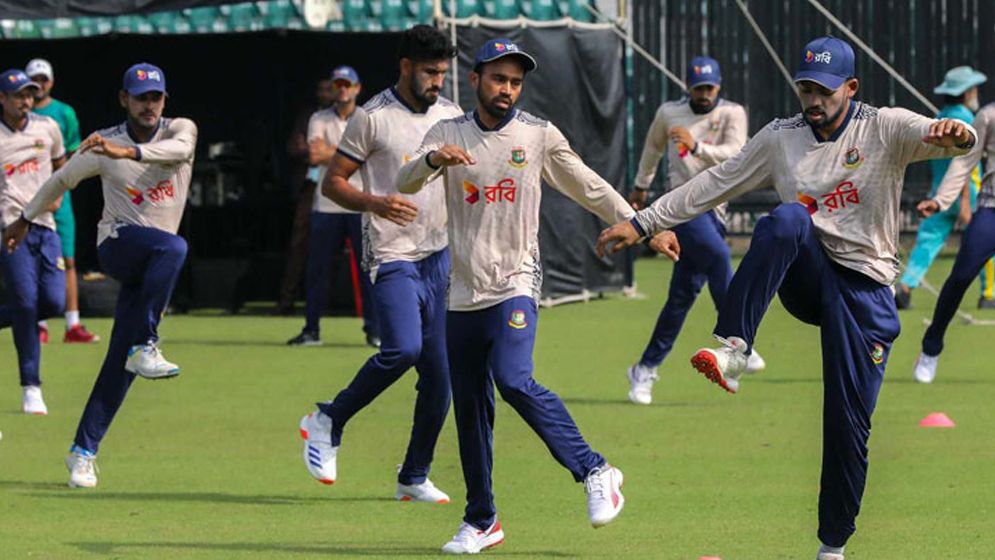 পাকিস্তানে যোগাযোগ বিচ্ছিন্ন টাইগাররা, উদ্বিগ্ন পরিবার