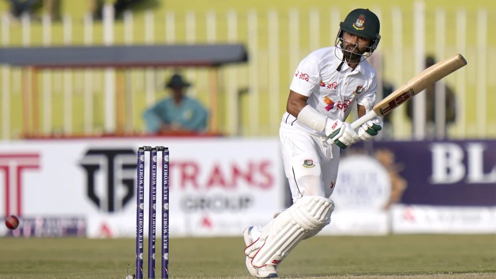 ৪২১ রানে পিছিয়ে থেকে দিন শেষ করল বাংলাদেশ
