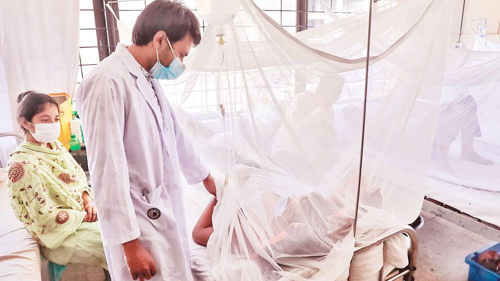 ডেঙ্গু কেড়ে নিল আরো ৪ প্রাণ, হাসপাতালে ভর্তি ৩ শতাধিক