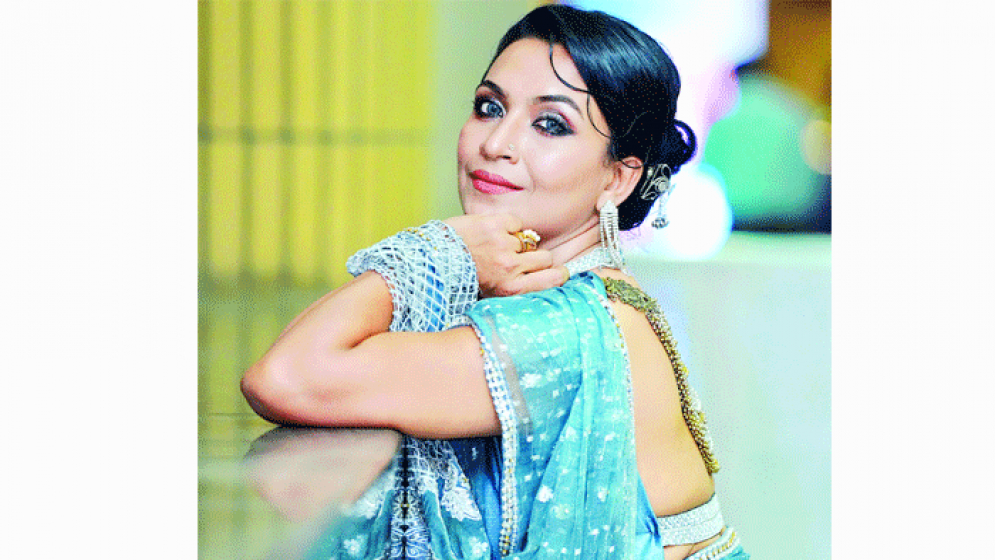 ‘আমার অভিজ্ঞতা  নিয়ে লিখতে চাই’