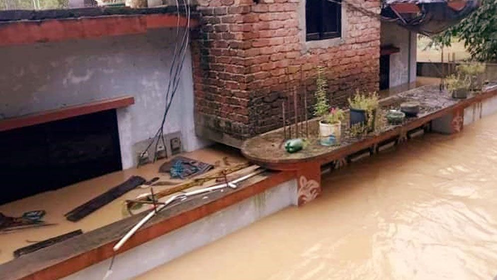 বন্যায় বিদ্যুৎহীন ৬ লাখ গ্রাহক