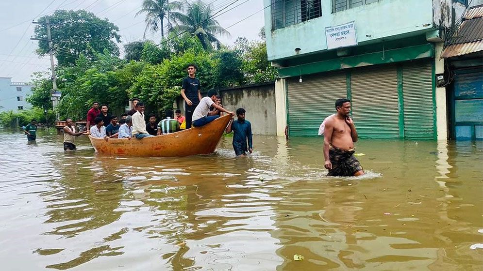 দশ জেলায় আকস্মিক বন্যা 
