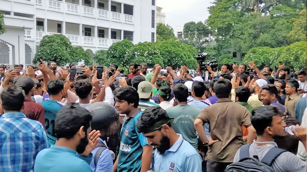আরেকটি ষড়যন্ত্র ফাঁস, জুডিশিয়াল ক্যু বানচাল করলো আন্দোলনকারীরা