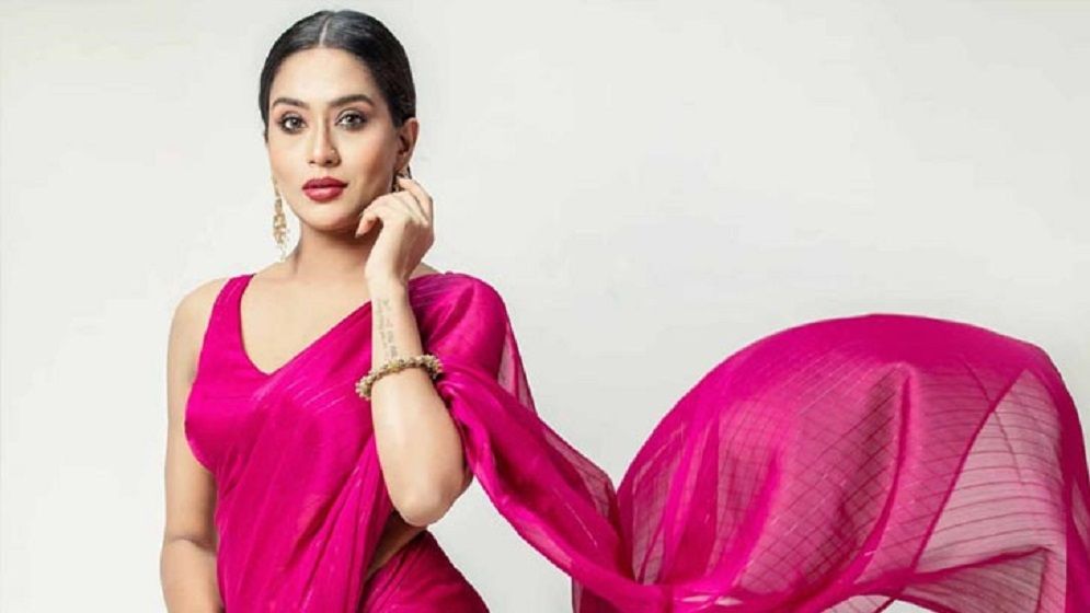 কোটা আন্দোলন ইস্যুতে অভিনয়শিল্পী সংঘ থেকে অব্যাহতি নিলেন মম