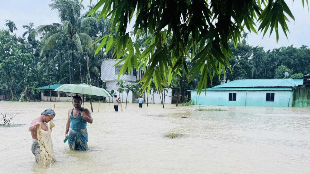 কক্সবাজারে টানা বৃষ্টিতে পানিবন্দি ২ লাখ মানুষ