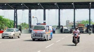 অ্যাম্বুলেন্স থেকে টোল আদায় না করার নির্দেশ