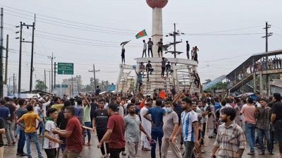 পটুয়াখালীতে হামলায় ক্ষতিগ্রস্ত এলাকা পরিদর্শন