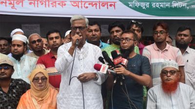 বিলুপ্ত সংসদের এমপিদের বাসায় অভিযান পরিচালনার দাবি ফারুকের 