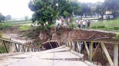 ঈশ্বরগঞ্জে বেইলি ব্রিজ ভেঙে দুর্ভোগে স্থানীয়রা