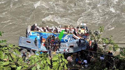 নেপালের বাস দুর্ঘটনায় মৃত বেড়ে ৪১