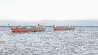 পদ্মার পানি কমতে শুরু করেছে