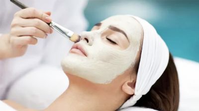 ত্বকের জেল্লা বাড়াবে ময়দা 