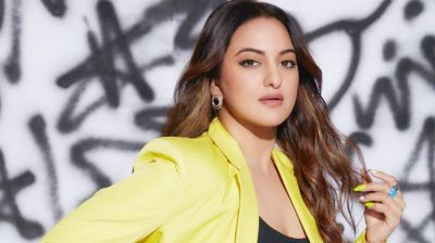 বাড়ি বিক্রির বিজ্ঞাপন দিলেন সোনাক্ষী