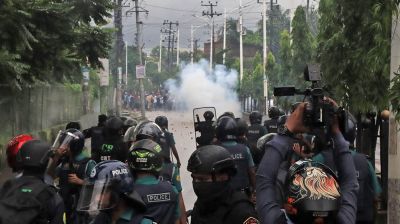 দেশের বিভিন্ন স্থানে গণমিছিলে হামলা ও সংঘর্ষ 