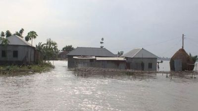 বাম দলগুলোর ত্রাণ বিতরণ