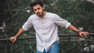 বন্যার্তদের জন্য হেলিকপ্টার দিচ্ছেন অভিনেতা ইরফান