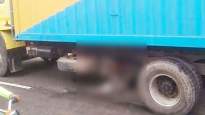 দুই চালকের বাকবিতণ্ডা, একজনকে কাভার্ডভ্যান চাপা দিয়ে হত্যা