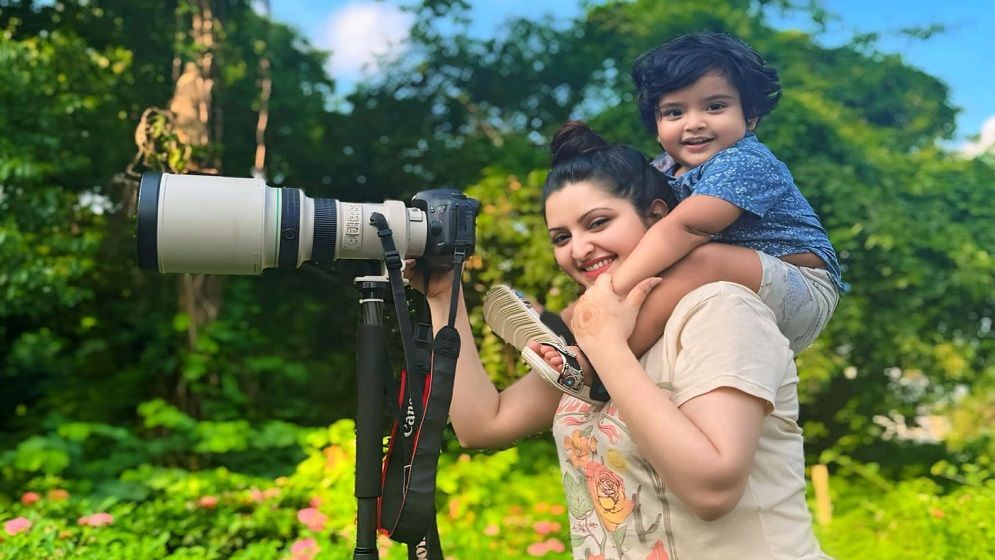 ‘কান্নায় গলা ধরে আসছে’ (ভিডিও)