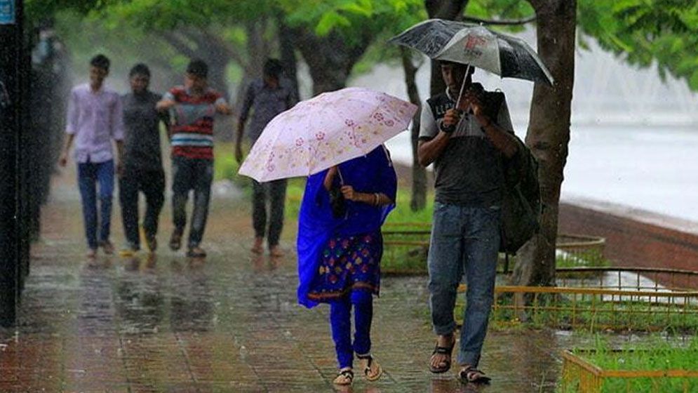 দুপুরের মধ্যেই ১১ জেলায় ৬০ কিলোমিটার বেগে ঝড়ের শঙ্কা