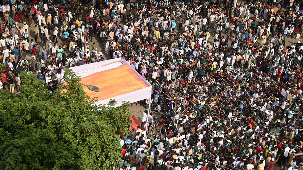 চার দফা দাবিতে শাহবাগ থেকে শিক্ষার্থীদের পদযাত্রা