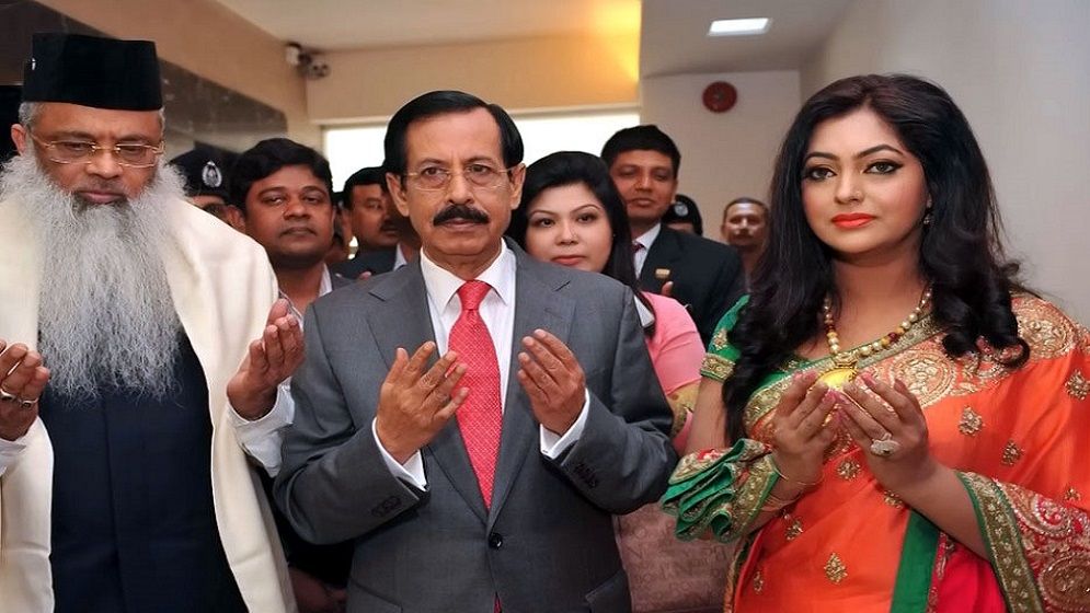 ‘সেই রাতে ফোন আসে ১৭ বার’