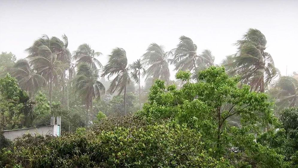 রাত ১টার মধ্যে যেসব অঞ্চলে ৬০ কিলোমিটার বেগে ঝড়ের শঙ্কা