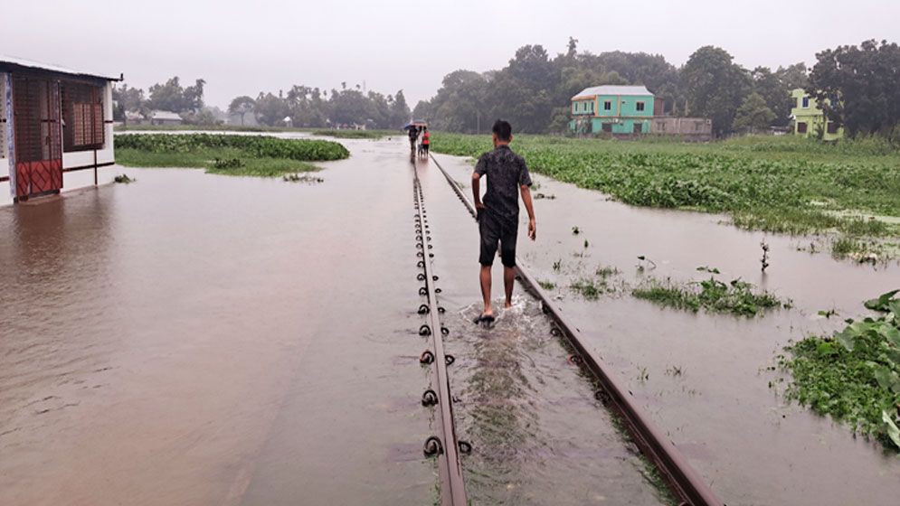 চট্টগ্রামের সঙ্গে সারাদেশের রেল যোগাযোগ বন্ধ