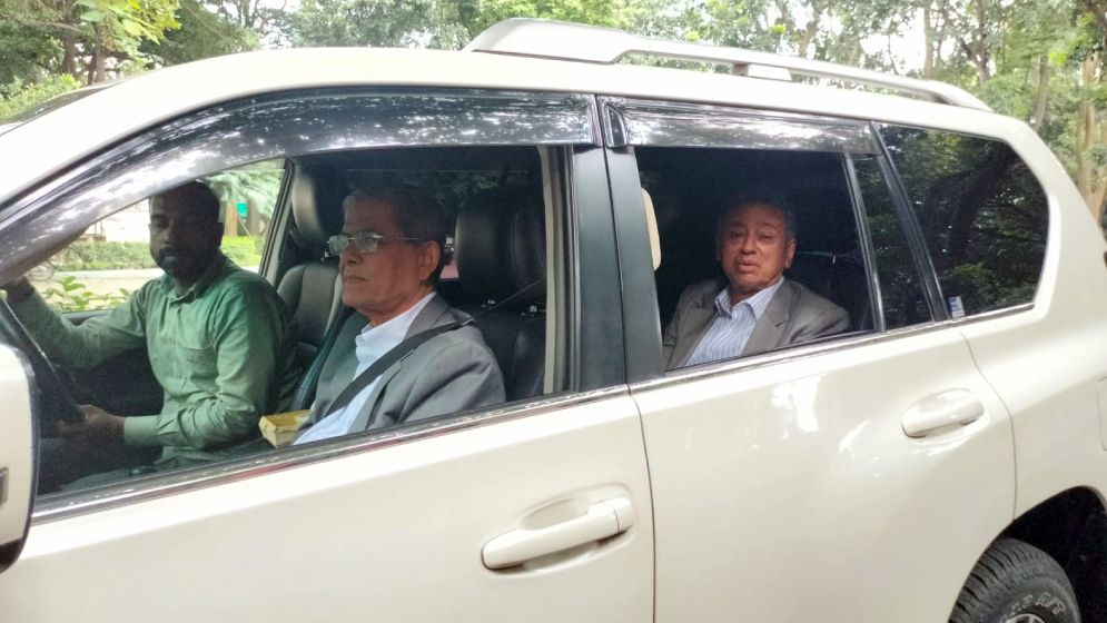 প্রধান উপদেষ্টার সঙ্গে বিএনপির বৈঠক শুরু