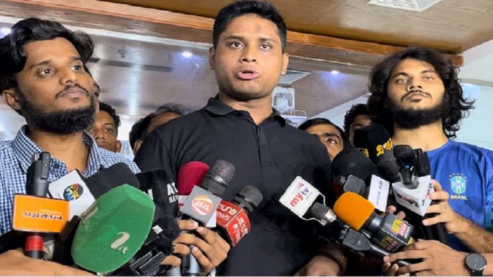 ঢাকা বিশ্ববিদ্যালয়ে জমায়েতের ডাক বৈষম্যবিরোধী ছাত্র আন্দোলনের সমন্বয়কের