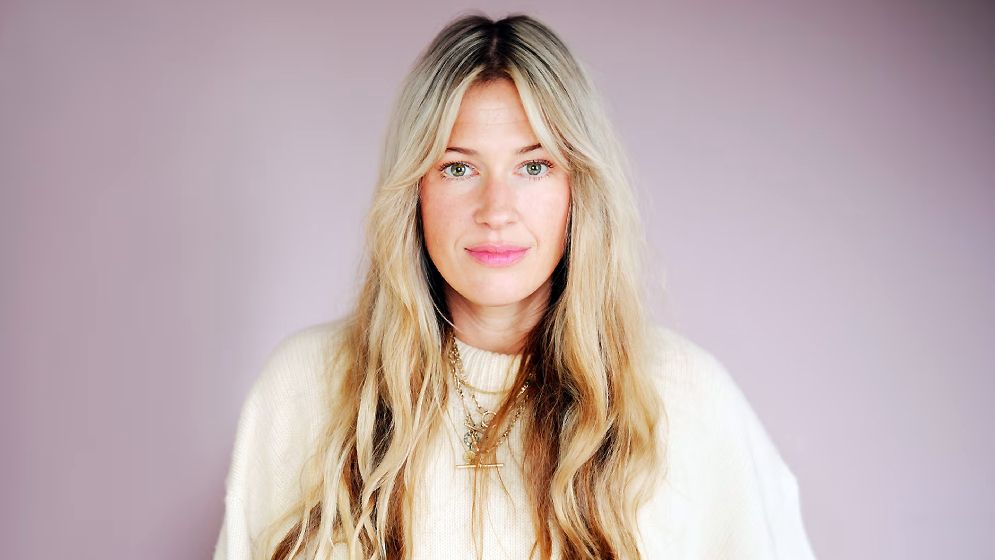 সোশ্যাল মিডিয়ায় ‘প্যারাসোশ্যাল’ সম্পর্ক