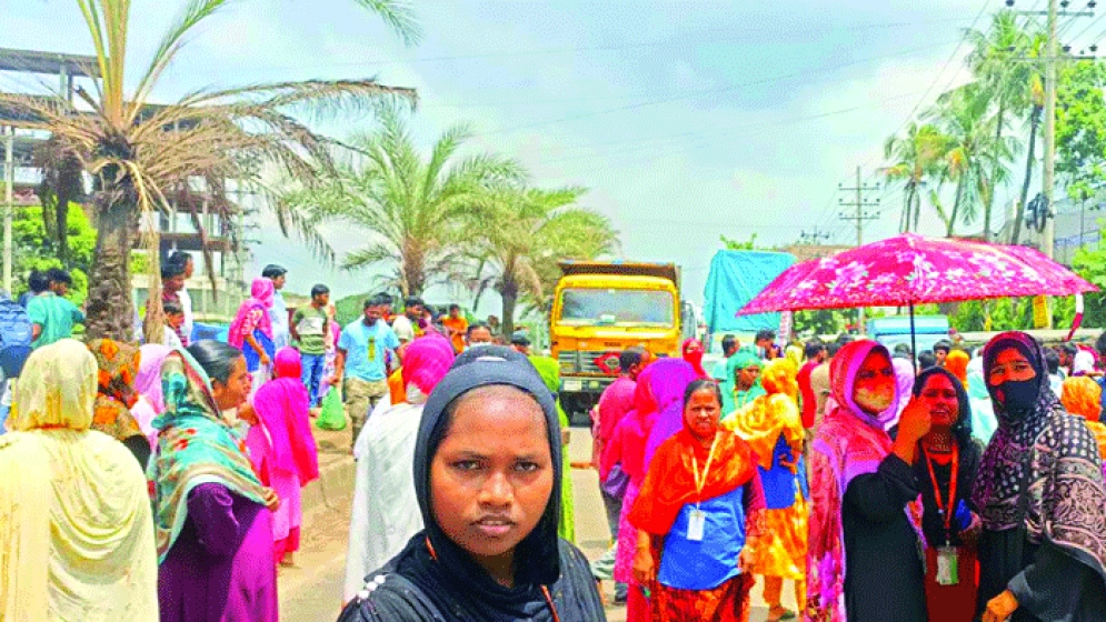 শ্রমিক অসন্তোষ: টালমাটাল তৈরি পোশাক খাত