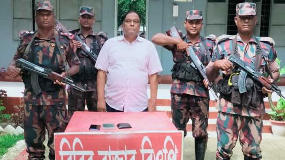 ভারতে পালানোর সময় আওয়ামী লীগ নেতা শাহাবুদ্দিন আটক