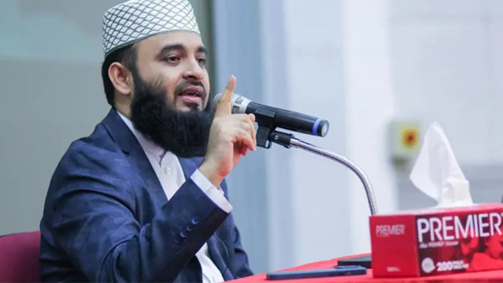 ‘লং মার্চ টু ঢাকা’ নিয়ে আজহারীর স্ট্যাটাস, যা লিখলেন