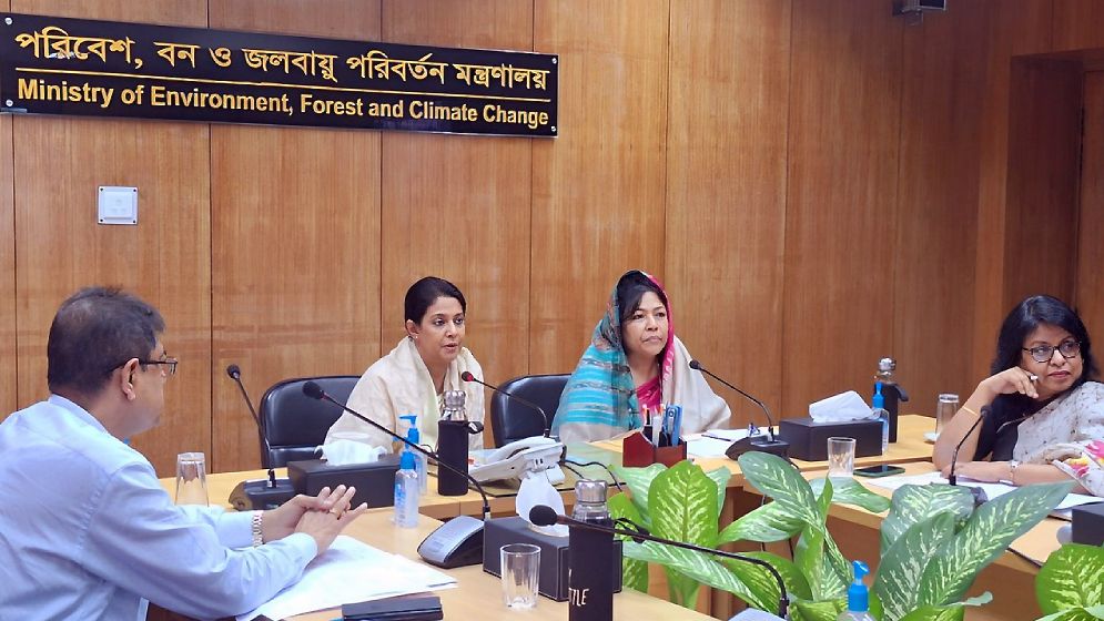 নিষিদ্ধ পলিথিন বন্ধে কার্যকর ব্যবস্থা নিতে ডিসি ও এসপিদের নির্দেশনা