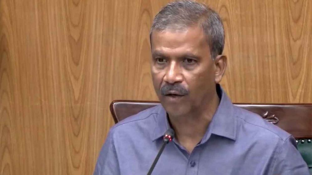 দেশ ছাড়ার গুঞ্জন: যা বললেন আসিফ নজরুল