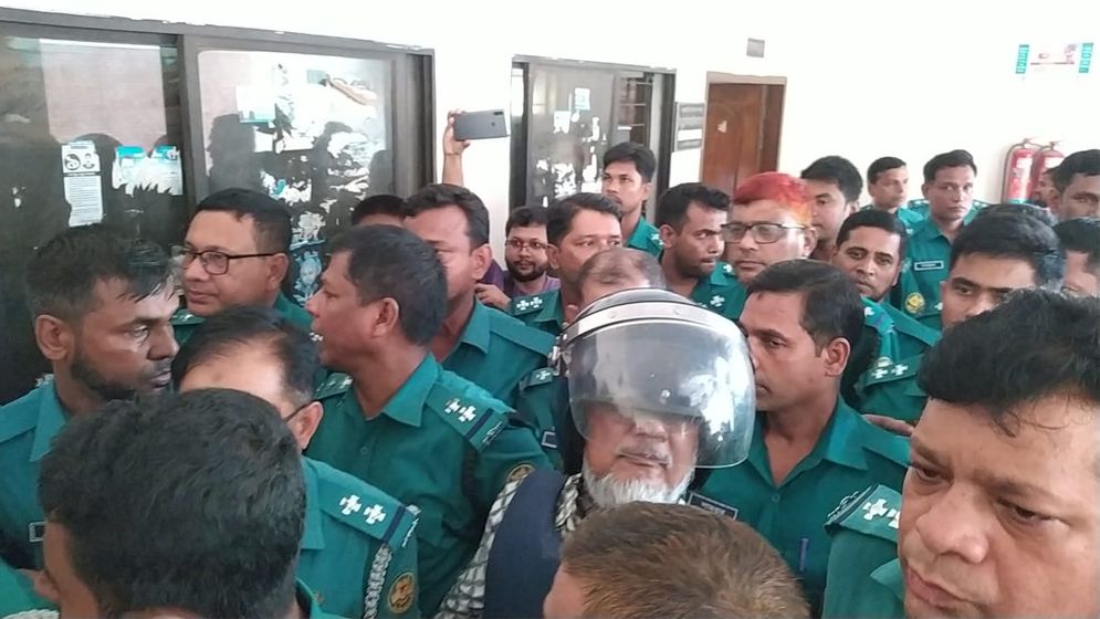 ডিএমপির সাবেক কমিশনার আছাদুজ্জামান মিয়ার ১০ দিনের রিমান্ড আবেদন