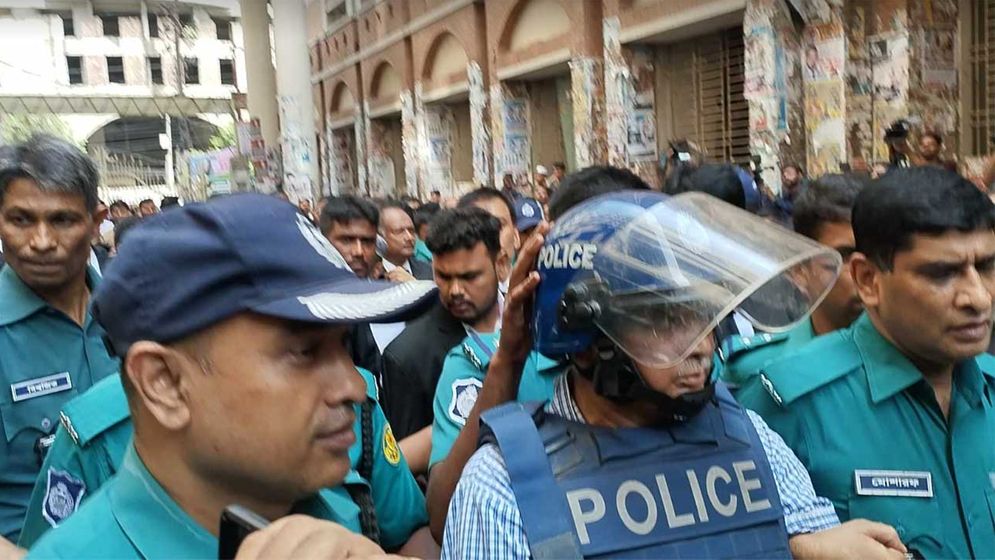 সাবেক রেলমন্ত্রী সুজন রিমান্ডে