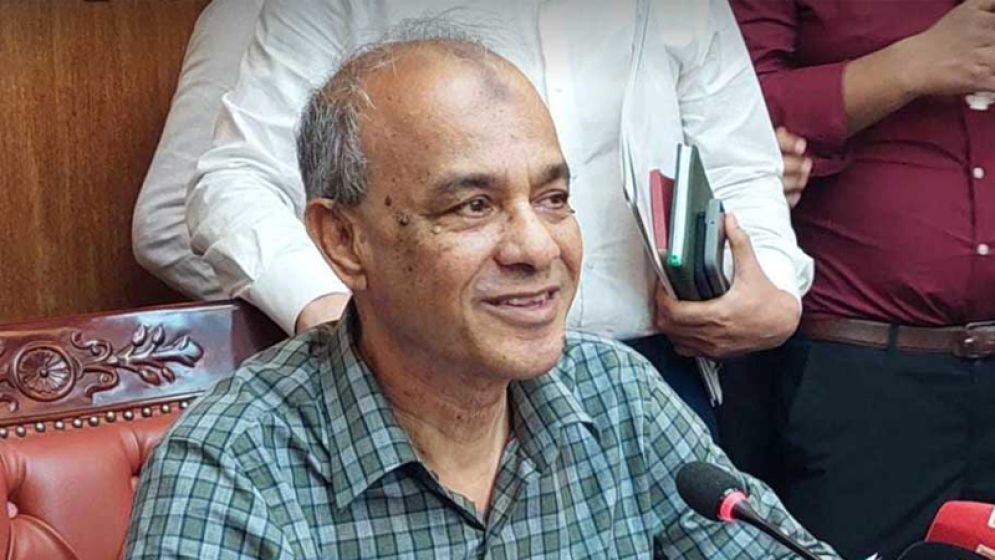 অস্ত্র উদ্ধার অভিযানের সময় জানালেন স্বরাষ্ট্র উপদেষ্টা