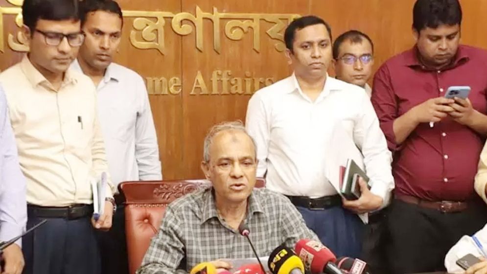 পুলিশের ইমেজ ধীরে ধীরে উন্নত হচ্ছে