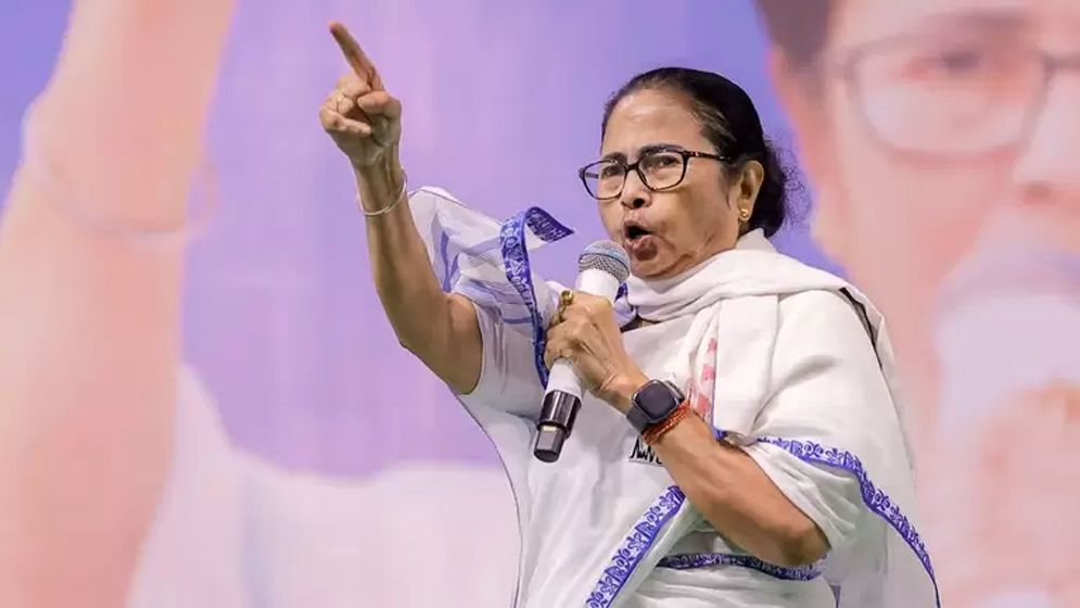 বাংলাদেশ সীমান্তে বেড়া নির্মাণে বিএসএফকে জমি দিচ্ছেন না মমতা