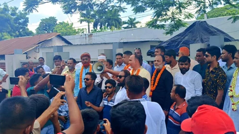 শেখ হাসিনার ট্রেনবহরে হামলায় মামলা, ১৮ আসামির মুক্তি