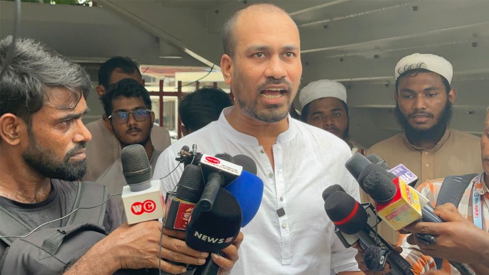 ঢাবির ঘটনায় মামলা করবেন চলচ্চিত্র অভিনেতা রাসেল মিয়া