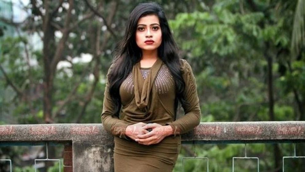 দেশ ছাড়বেন সানাই