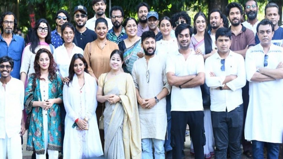 অভিনয়শিল্পী সংঘ সংস্কারের দাবি নিয়ে রাজপথে শিল্পীরা