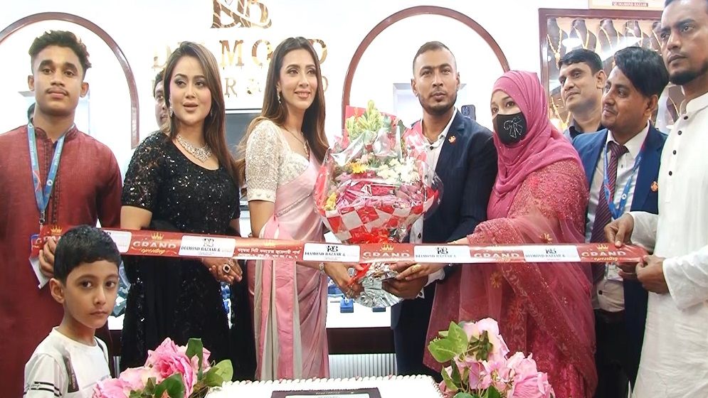 ‘বিয়ের মৌসুম আসন্ন, সবাই কেনাকাটা করুন’