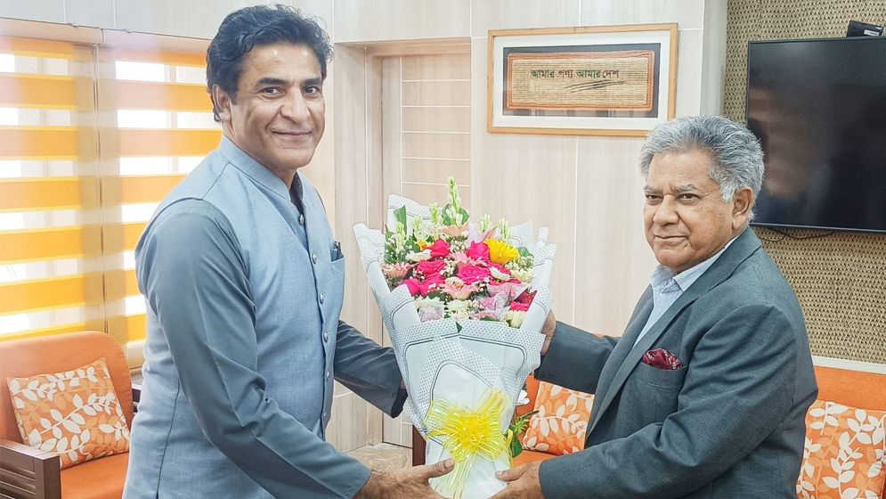 নৌ উপদেষ্টার সঙ্গে পাকিস্তানের হাইকমিশনারের সাক্ষাৎ
