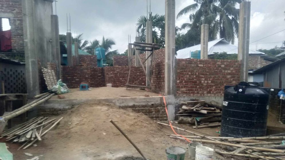 ভোরের কাগজের সাংবাদিকের জমি দখল, ইউএনও'র নির্দেশ মানছেন না জবরদখলকারী