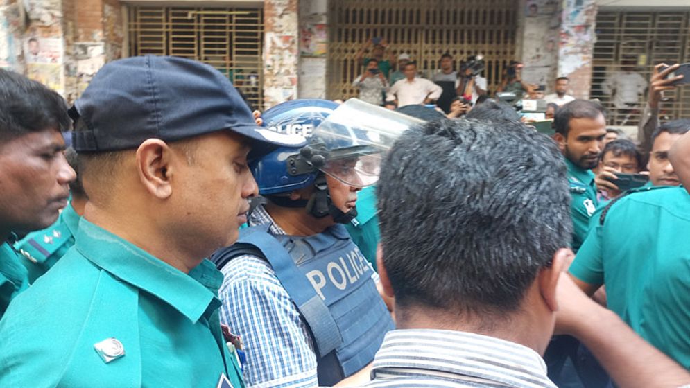 সাবেক রেলমন্ত্রী নুরুল ইসলাম সুজনের রিমান্ড স্থগিত