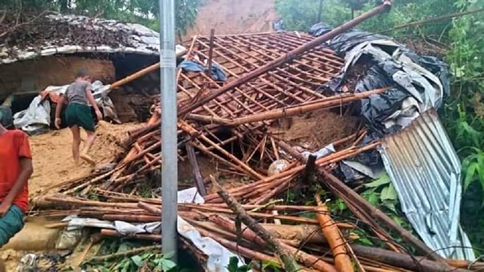কক্সবাজারে পাহাড়ধসে নিহত ৬